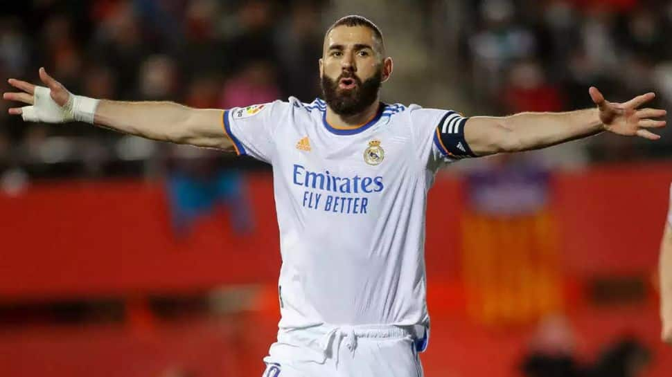 Karim Benzema (INR 864 Crore)