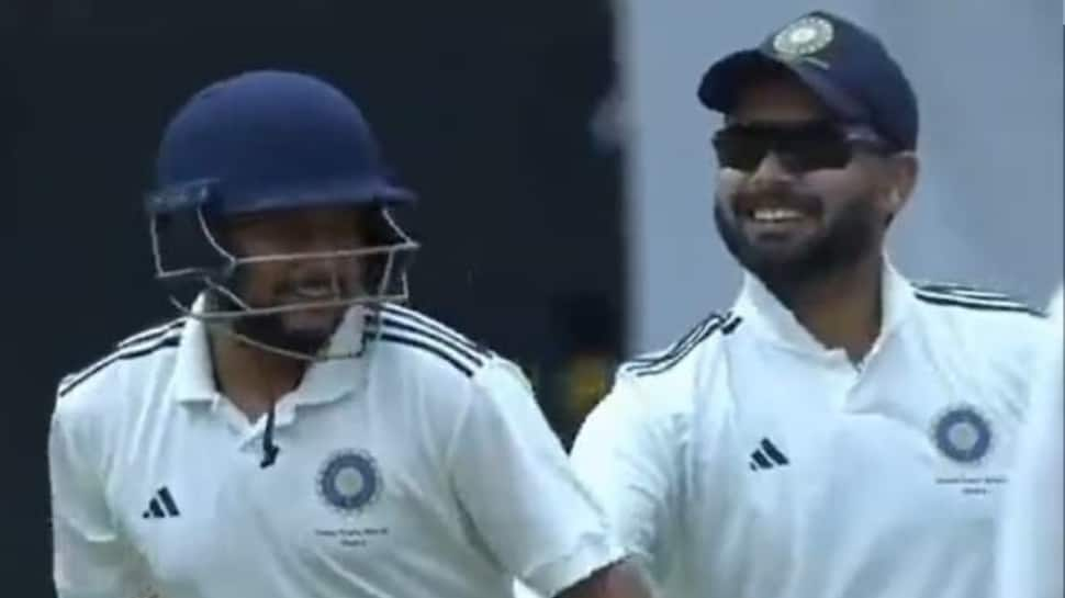 WATCH: Rishabh Pant Hilariously Tries To Block Kuldeep Yadav&#039;s Vision As He Comes Out To Bat, Video Goes Viral