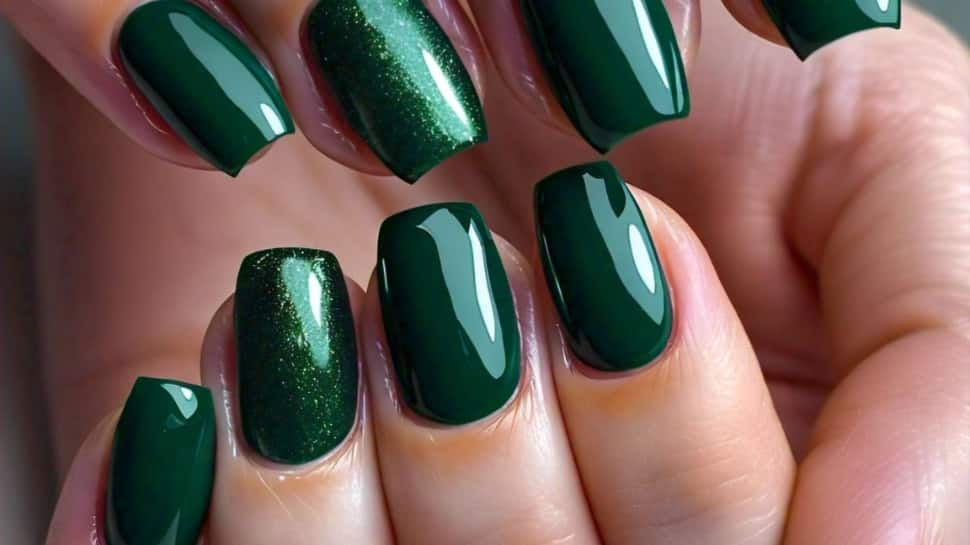 Forest Green Nails