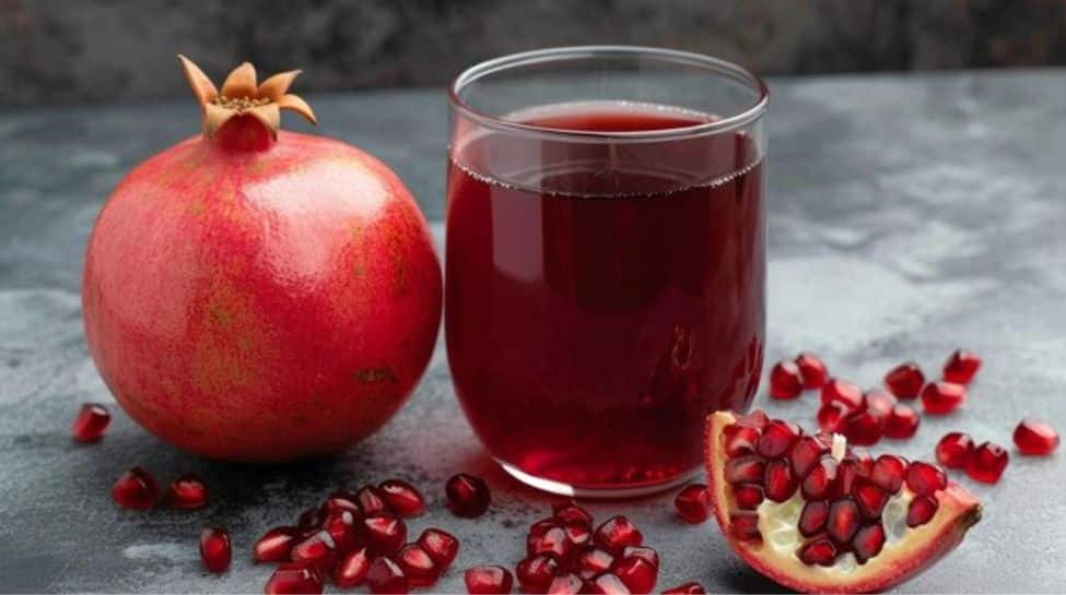 Pomegranate Juice For Glowing, pimple-free and Healthy skin 