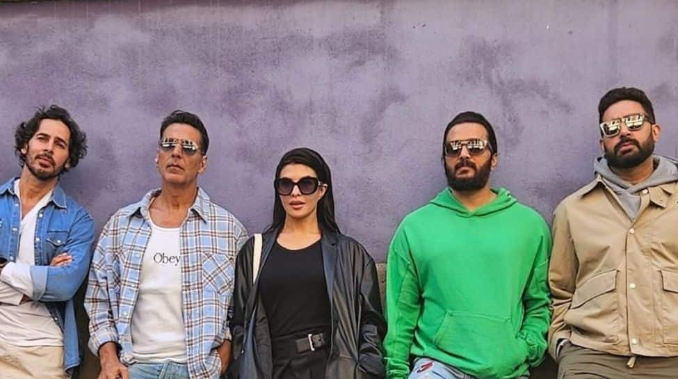 Akshay Kumar Shares A Stylish BTS Look From Housefull 5 Set With Jacqueline, Riteish, Dino, And Abhishek