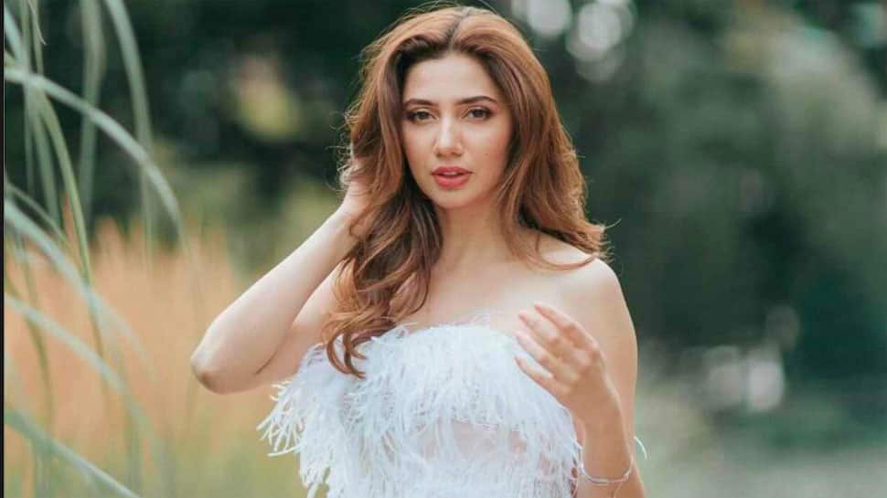 Mahira Khan Looks Stunning