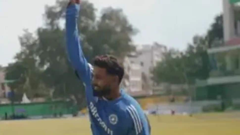 Rishabh Pant Bowls Spin To Shubman Gill Ahead Of IND vs BAN Second Test In Kanpur, Video Goes Viral - Watch