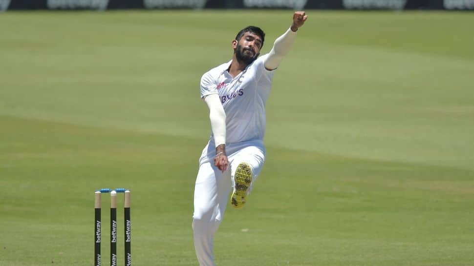 Virat Kohli And Ravindra Jadeja Copy Jasprit Bumrah&#039;s Bowling Action Ahead Of IND vs BAN Second Test, Watch Viral Video