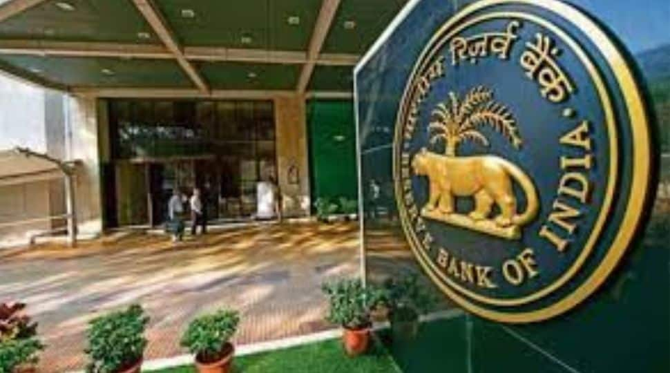 RBI、金装飾品の質権に対する融資で不規則な慣行を発見、企業に政策見直しを勧告