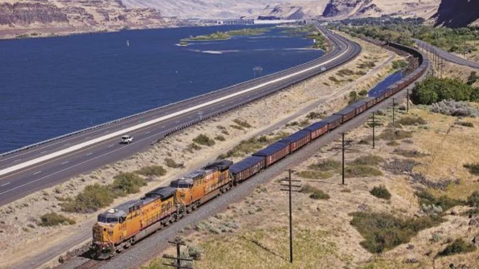 Longest Train Invented World's Longest Train: 682 Carriages, Requires 8 Engines, But Runs ...