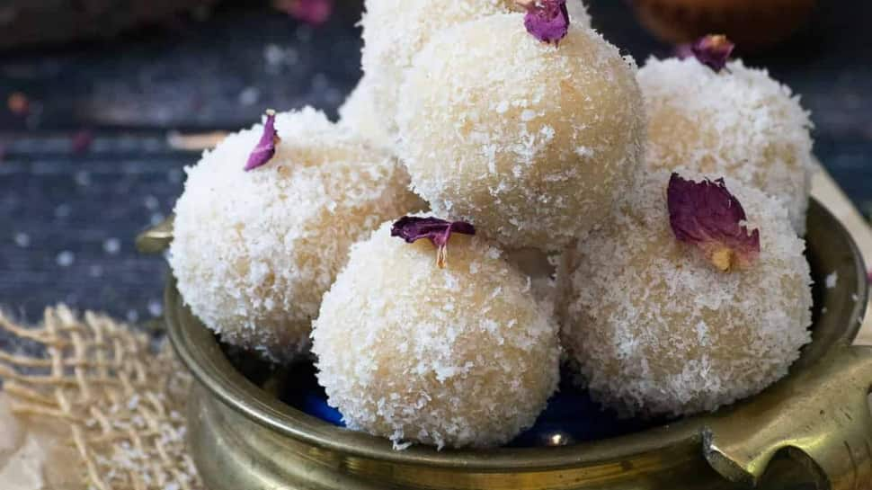 Quick Steps to Prepare Coconut Ladoos This Navratri