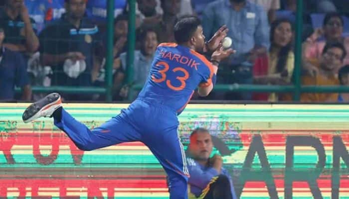 Hardik Pandya Channels Inner Usian Bolt, Runs Fastest To Take Super Catch On Boundary During IND vs BAN 2nd T20I; Video Goes Viral - Watch