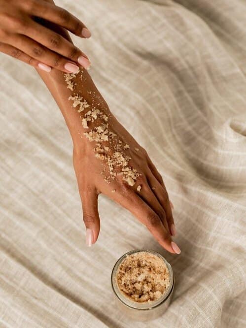Say Goodbye to Dry Skin: Hydrating Body Scrub