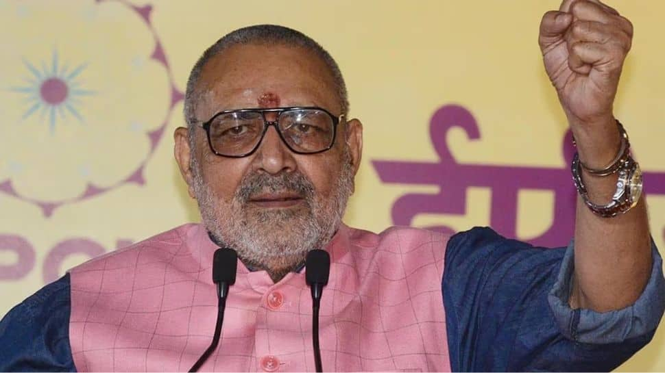 Giriraj Singh Accuses Akhilesh Yadav of 'Anti-Hindu' Stance