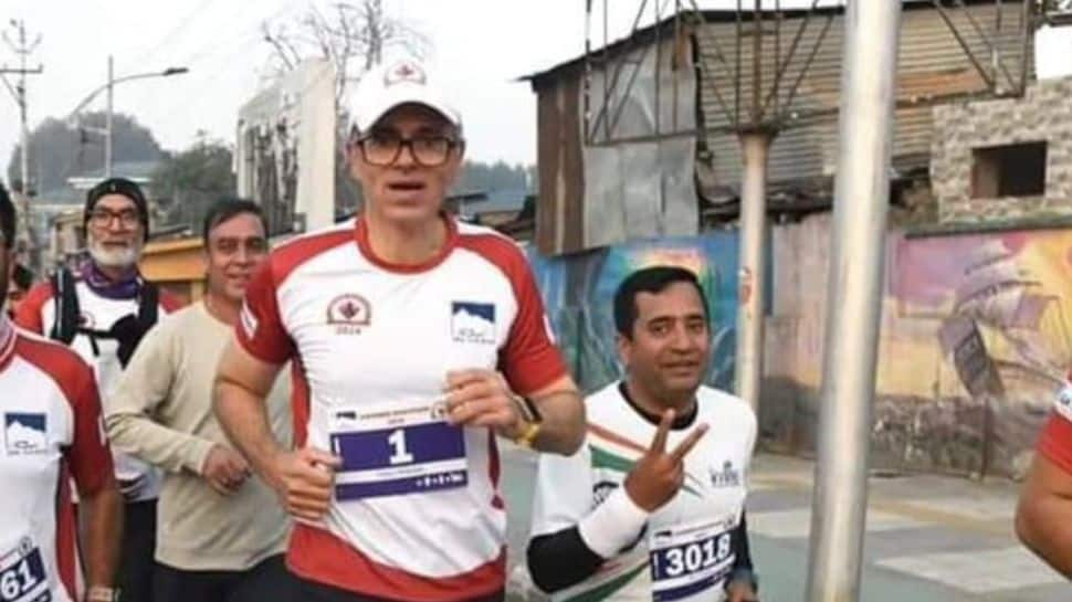 CM Omar Abdullah Flags Off Kashmir International Marathon; Runs 21 Km In 2 Hours