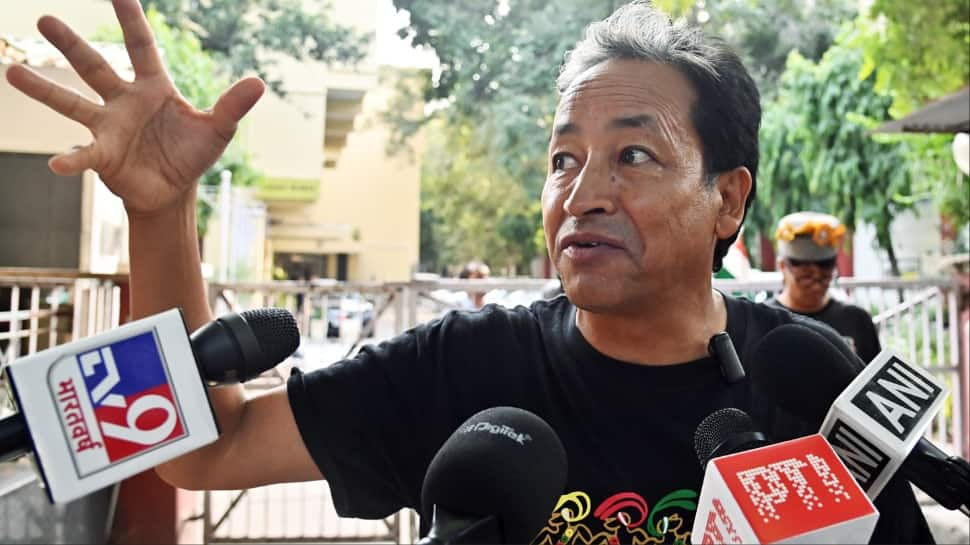 Sonam Wangchuk Resumes Fast, Cops Detain Supporters Wanting To Join Maun Vrat