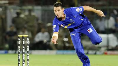 Shaun Tait (157.7 km/h)