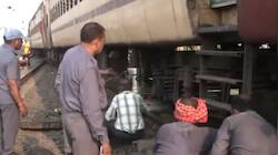 Two Coaches Of CSMT Shalimar Express Derail In Maharashtra's Nagpur| Video