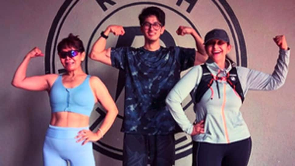 Manisha Koirala's Flaunts Her Biceps, Sets Major Fitness Goals!