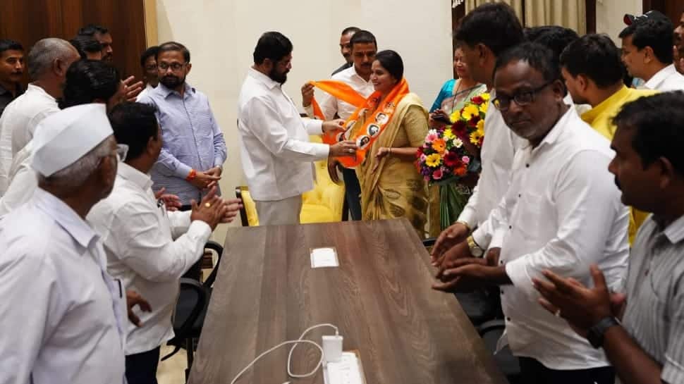 Ex-BJP MP Raosaheb Danve's Daughter Joins Shinde-Led Sena