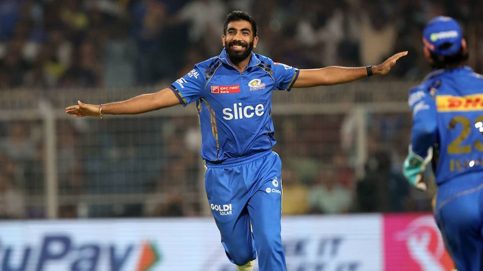 Jasprit Bumrah, MI (18 crore)