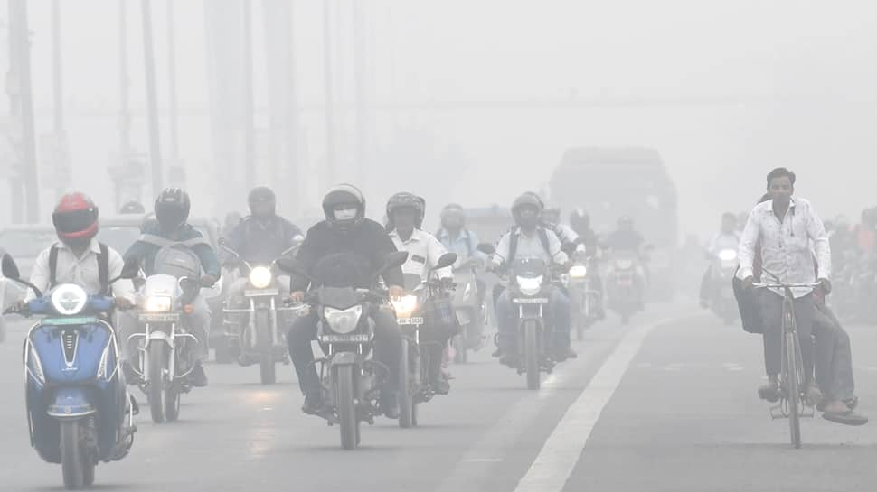 Delhi Air Air pollution Turns Extreme, GRAP-III Restrictions Imposed – Development Halted, Buses Banned