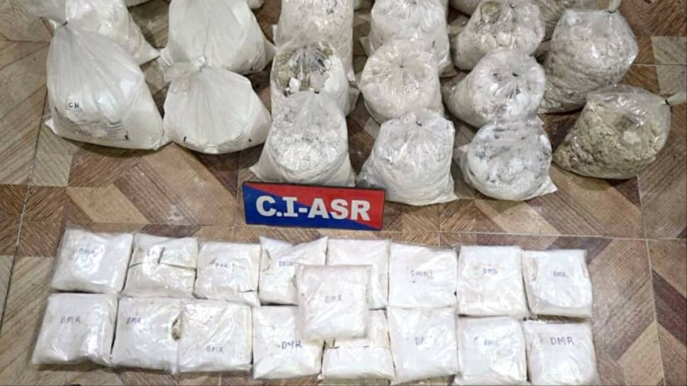 Punjab Police Crackdown On Drugs, Cops Bust Narco Smuggling And Arms Cartel, 2 Held | India News | Zee News