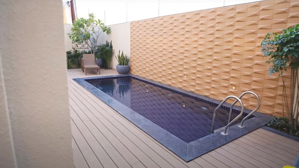 Private Pool And Rooftop Bar