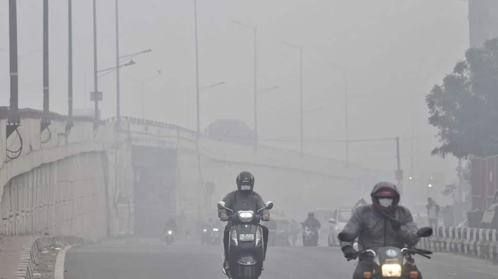 Delhi Chokes Beneath Thick Smog, Trains Disrupted As AQI Hits Extreme Ranges