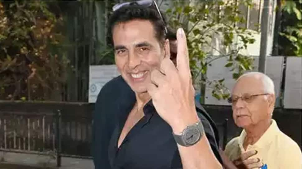 Akshay Kumar Reaches First To Cast Vote, Elderly Man Complains About Dirty Public Toilets At Polling Booth