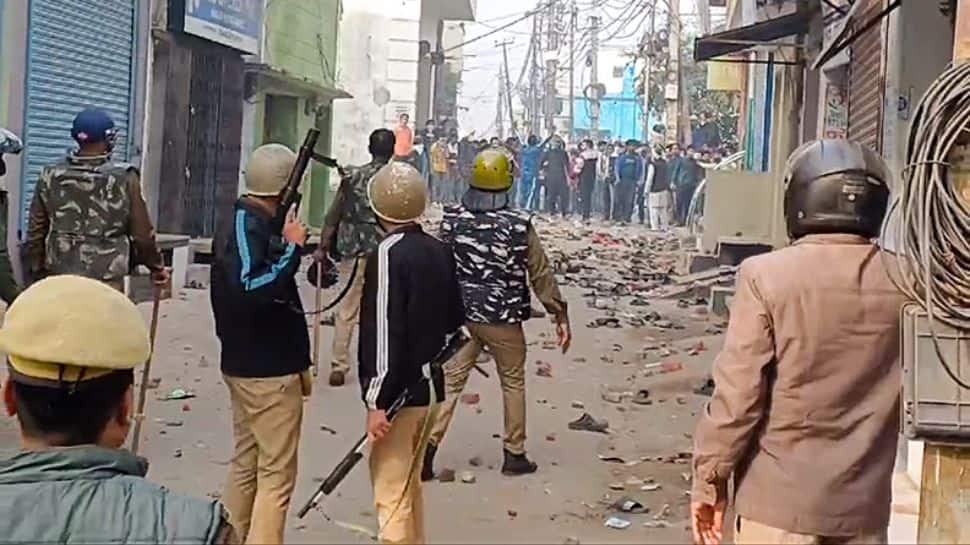 Sambhal Mosque Violence: Web Banned, Faculties Closed After Three Casualties — Key Updates