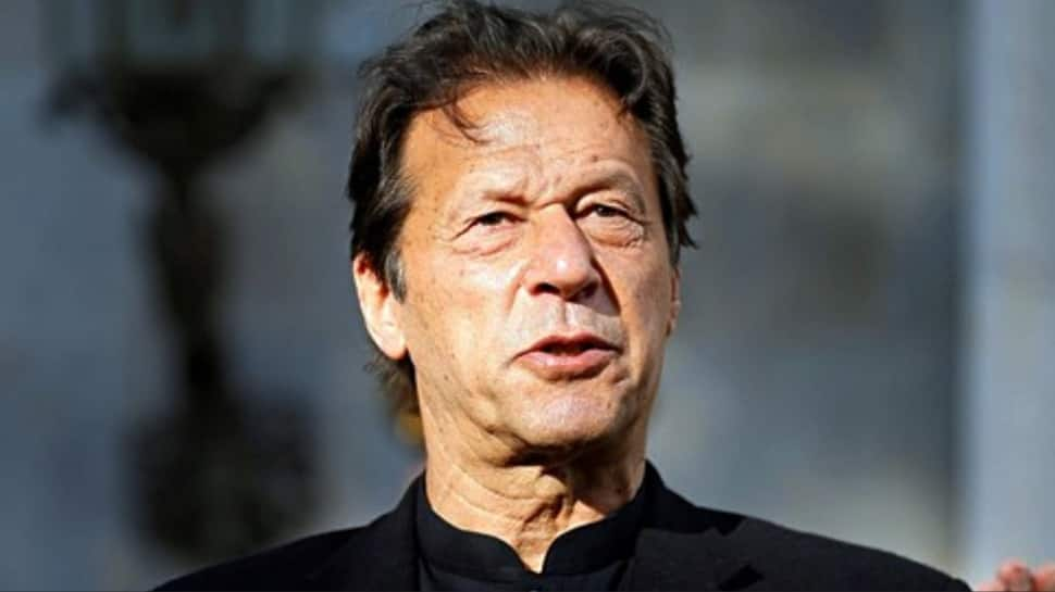 Pakistan: Imran Khans PTI Convoys Face Teargas Shelling, Arrests In Islamabad Protest