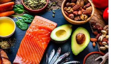 8 HEALTHY FATS TO INCLUDE IN YOUR DAILY DIET