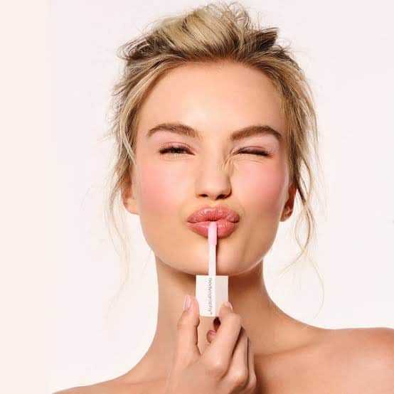 Transform Your Lip Care Routine with the Power of Lip Oil