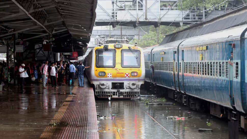Ac Rake New AC Rake Adds 13 More 'Cool' Train Services On Mumbai Suburban ...