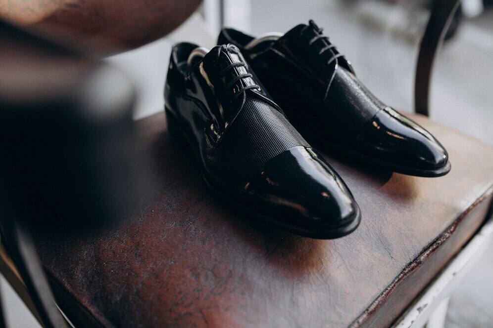 Lace Up Your Success: A Guide to Men's Formal Footwear