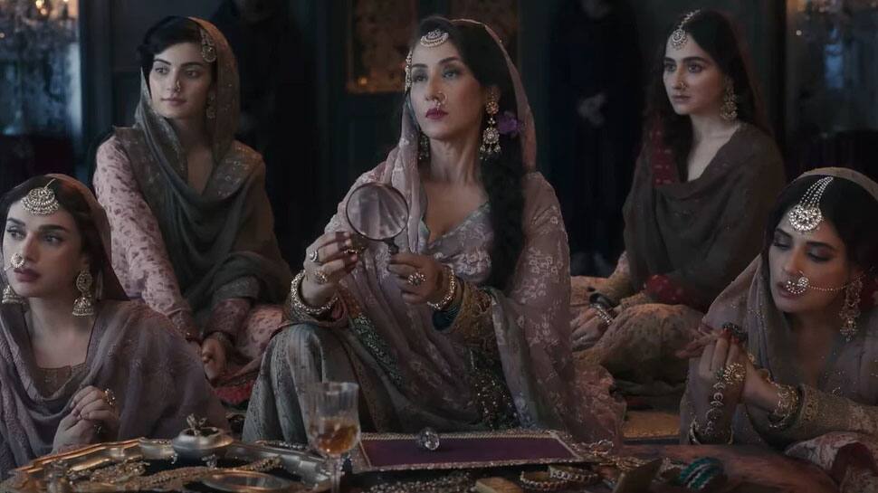 Manisha Koirala In Heeramandi: The Diamond Bazaar Manisha Koirala In Heeramandi: The Diamond Bazaar