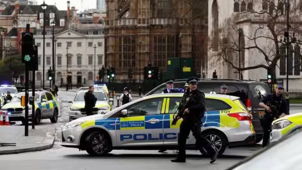 Indian Student Dies In UK Car Accident, 4 Others Seriously Injured, Driver Released On Bail | World News  zeenews.india.com