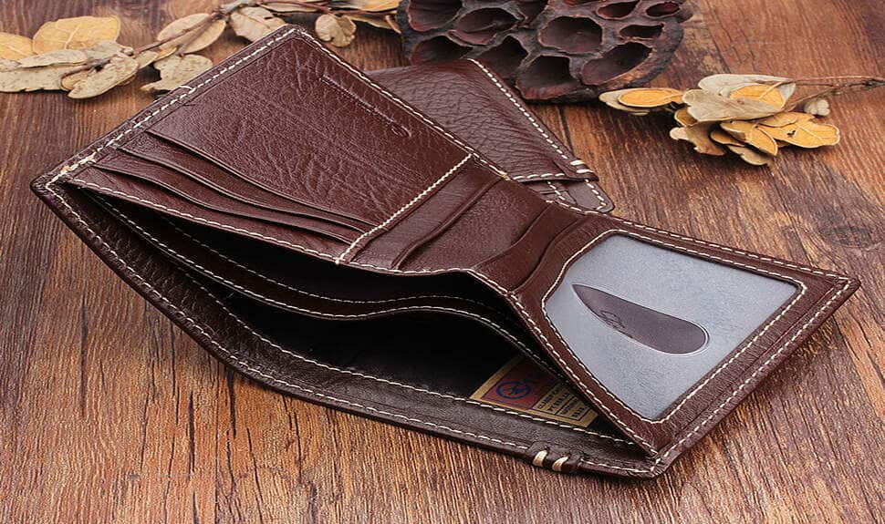Buy An Exclusive Men's Leather Wallets Where Style Meets Functionality