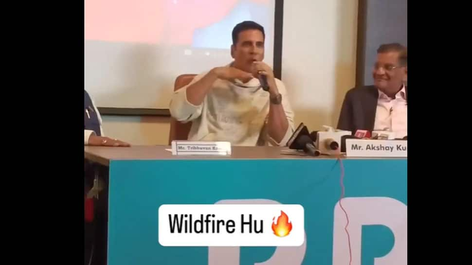 Trending Video: Akshay Kumar Delivers Allu Arjun’s Iconic Line ‘Wildfire Hu’ - Watch