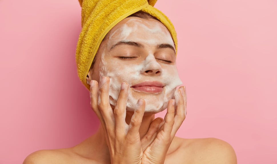 Grab Now These Best Face Washes for Glowing Skin Grab Now These Best Face Washes for Glowing Skin