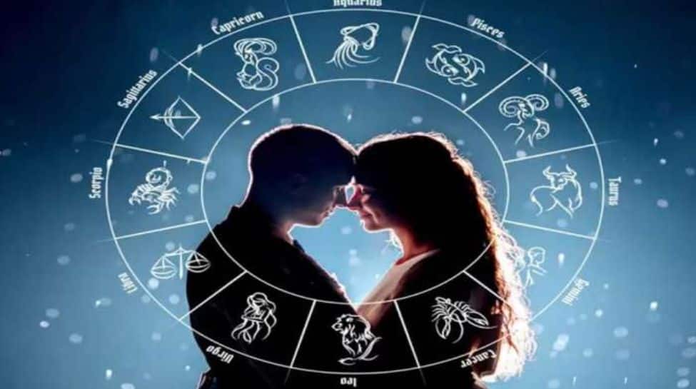 Weekly Love Horoscope For December 23 29 Singles May Experience A