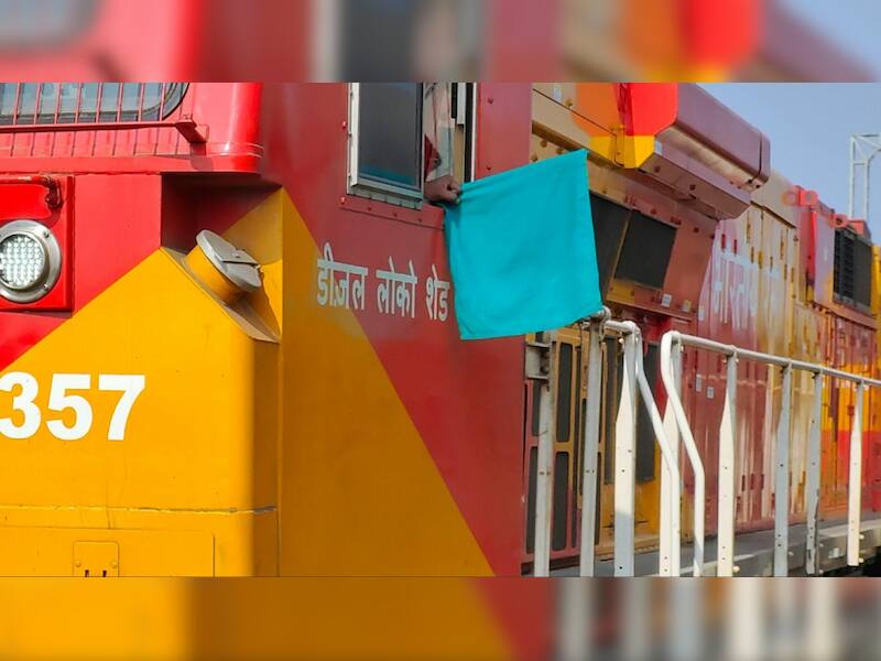 India's First Engine-Less Train That Sets New Speed Benchmark, Leaves ...