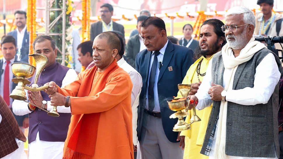 Maha Kumbh 2025: CM Yogi Reviews Arail Tent City, Focuses On Public Comfort