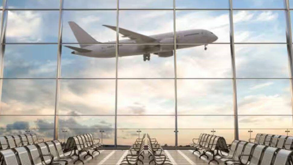 Low Visibility Procedures Still In Place, Flight Operations Remain Unaffected: Delhi Airport | Mobility News  zeenews.india.com