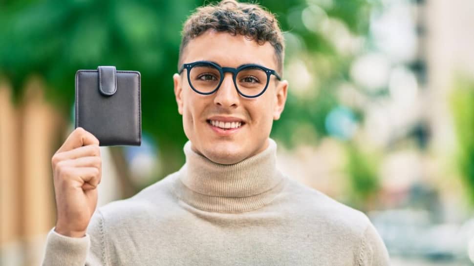 Buying a Men's Wallet: Stylish and Functional Options | Accessories ...