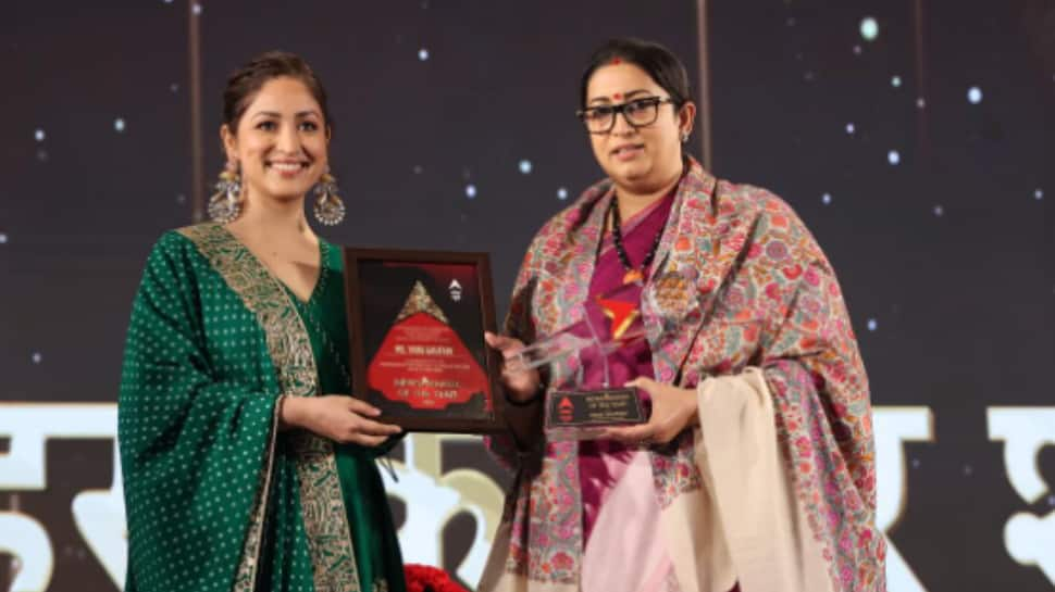 Smriti Irani Honors Yami Gautam With 'Actress Of The Year' For Article 370