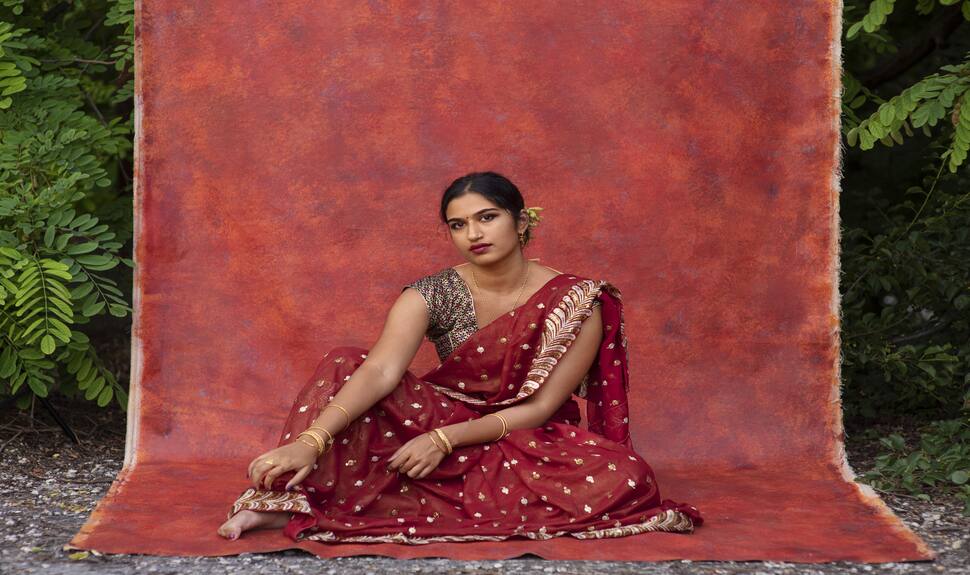 Buy these Elegant Saree to Enhance Your Traditional Get-Up