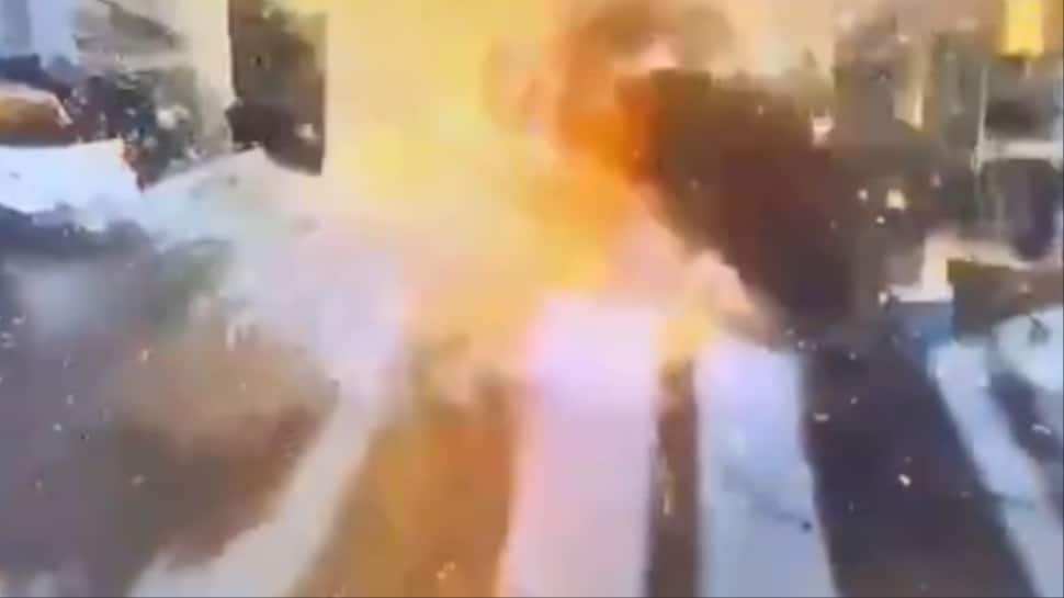 Caught On Cam: Tesla Truck Explosion Exterior Trump Resort In Las Vegas Throws Man A number of Feets Away — VIDEO