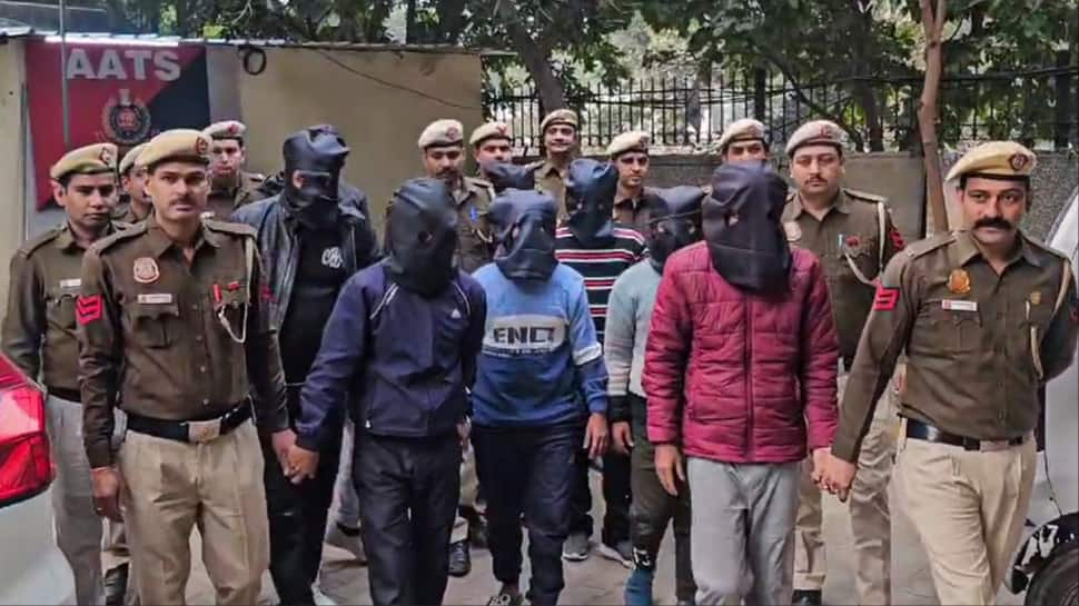 Delhi: Cops Intensify Crackdown On Unlawful Immigration, Deport 5 Bangladeshi Nationals Together with Girl & Youngsters