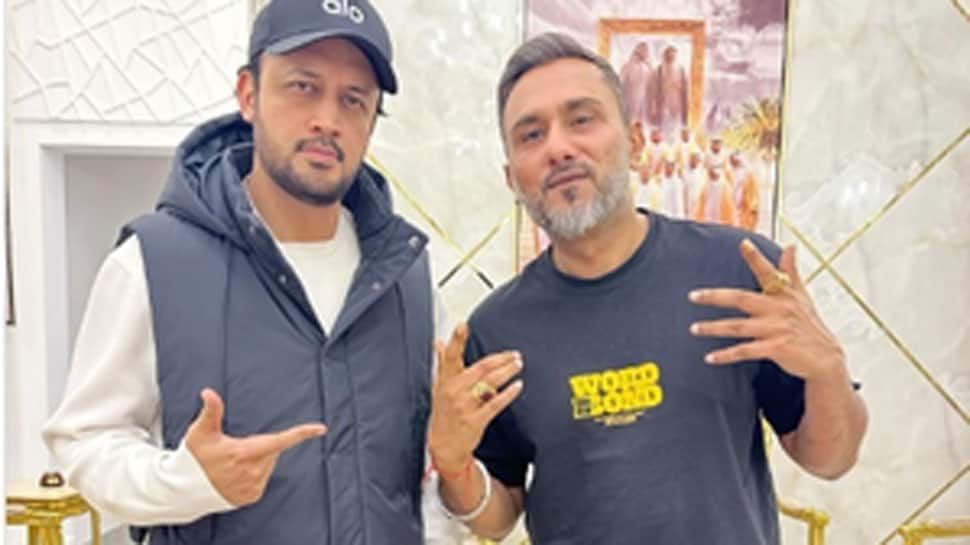 Honey Singh Clicks With Pakistani Singer Atif Aslam, Says ‘Borderless Brothers’