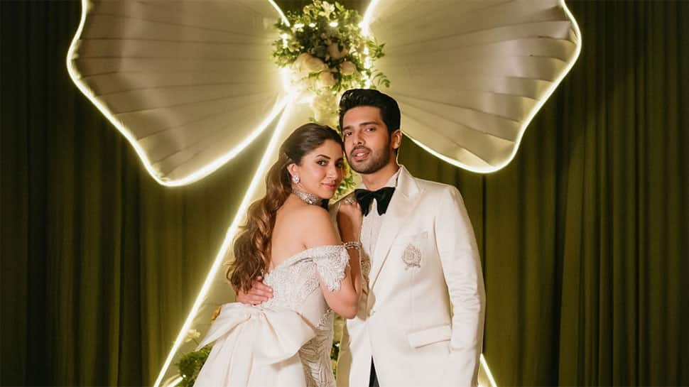 Armaan Malik Kisses Wifey Aashna Shroff At Their Big Fat Indian Wedding Party - See Pics