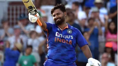 Rishabh Pant (30 Crore)