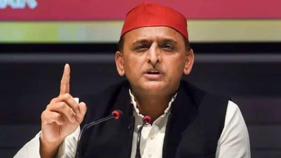 Maha Kumbh 2025: Akhilesh Criticizes UP Govt For Ignoring Boatmen, Minister Nand Gopal Gupta Hits Again